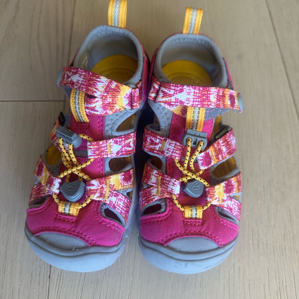 Keen Hydro Sandals Pink and Gray Sneakers with Durable Tread - Picture 2 of 3